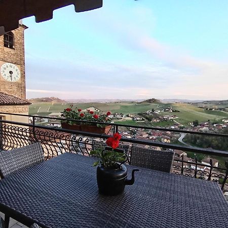 Castellinaldo Teresa Al Belvedere Rooms&Holidayapartments Camere&Appartamenti מראה חיצוני תמונה