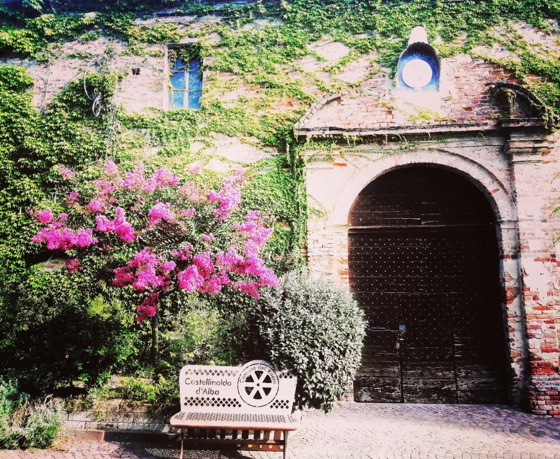 Castellinaldo Teresa Al Belvedere Rooms&Holidayapartments Camere&Appartamenti מראה חיצוני תמונה