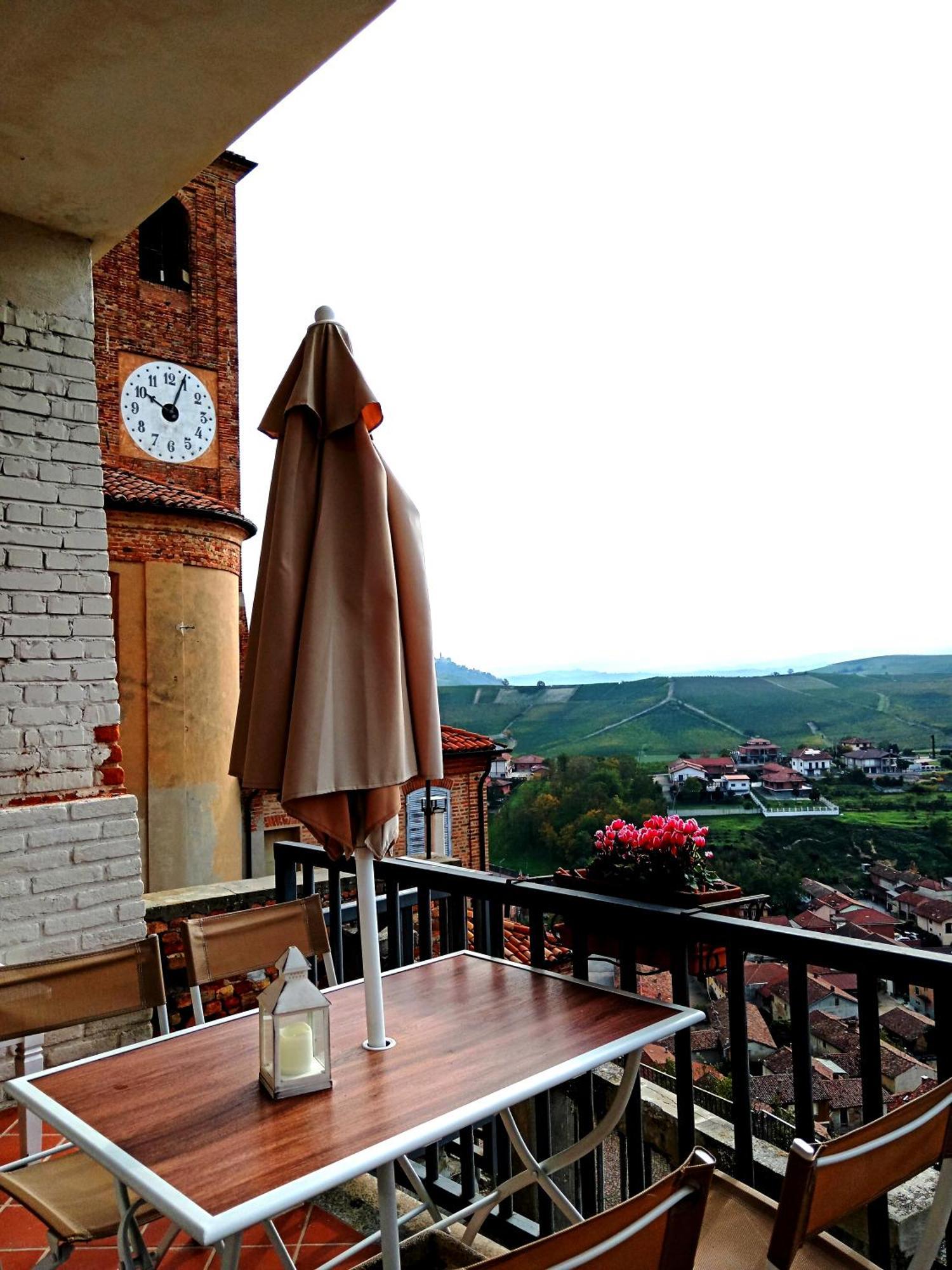 Castellinaldo Teresa Al Belvedere Rooms&Holidayapartments Camere&Appartamenti מראה חיצוני תמונה