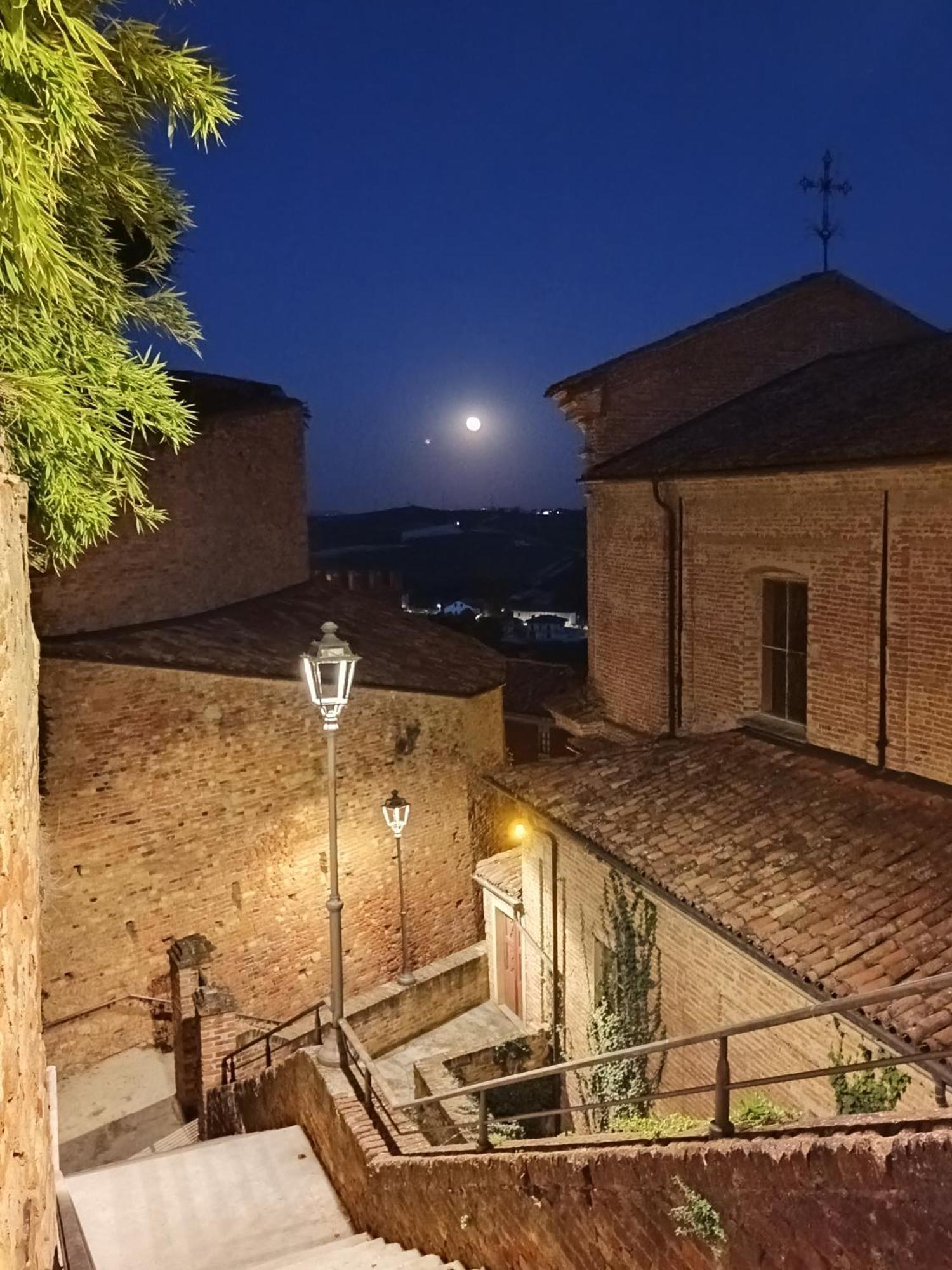 Castellinaldo Teresa Al Belvedere Rooms&Holidayapartments Camere&Appartamenti מראה חיצוני תמונה