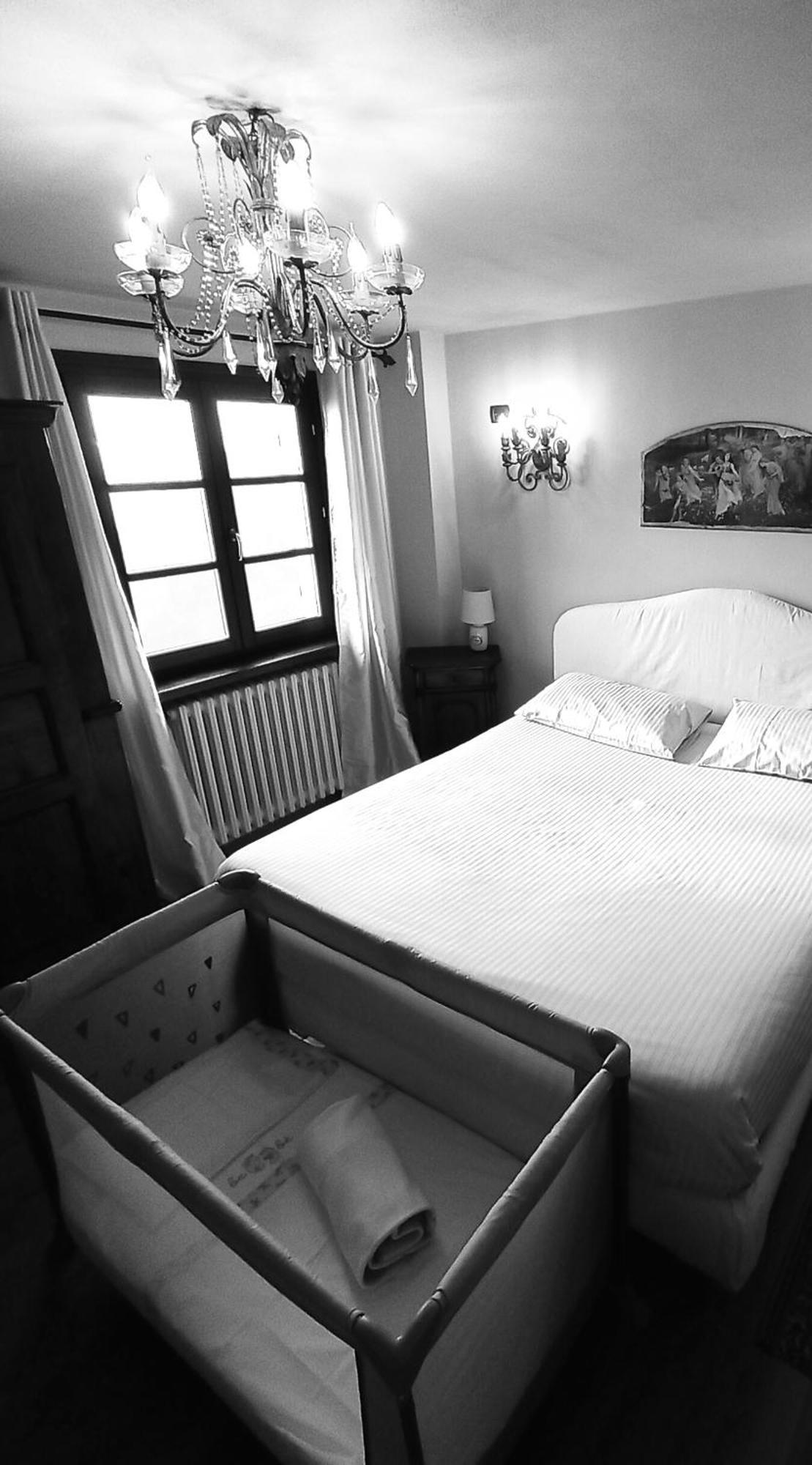 Castellinaldo Teresa Al Belvedere Rooms&Holidayapartments Camere&Appartamenti מראה חיצוני תמונה