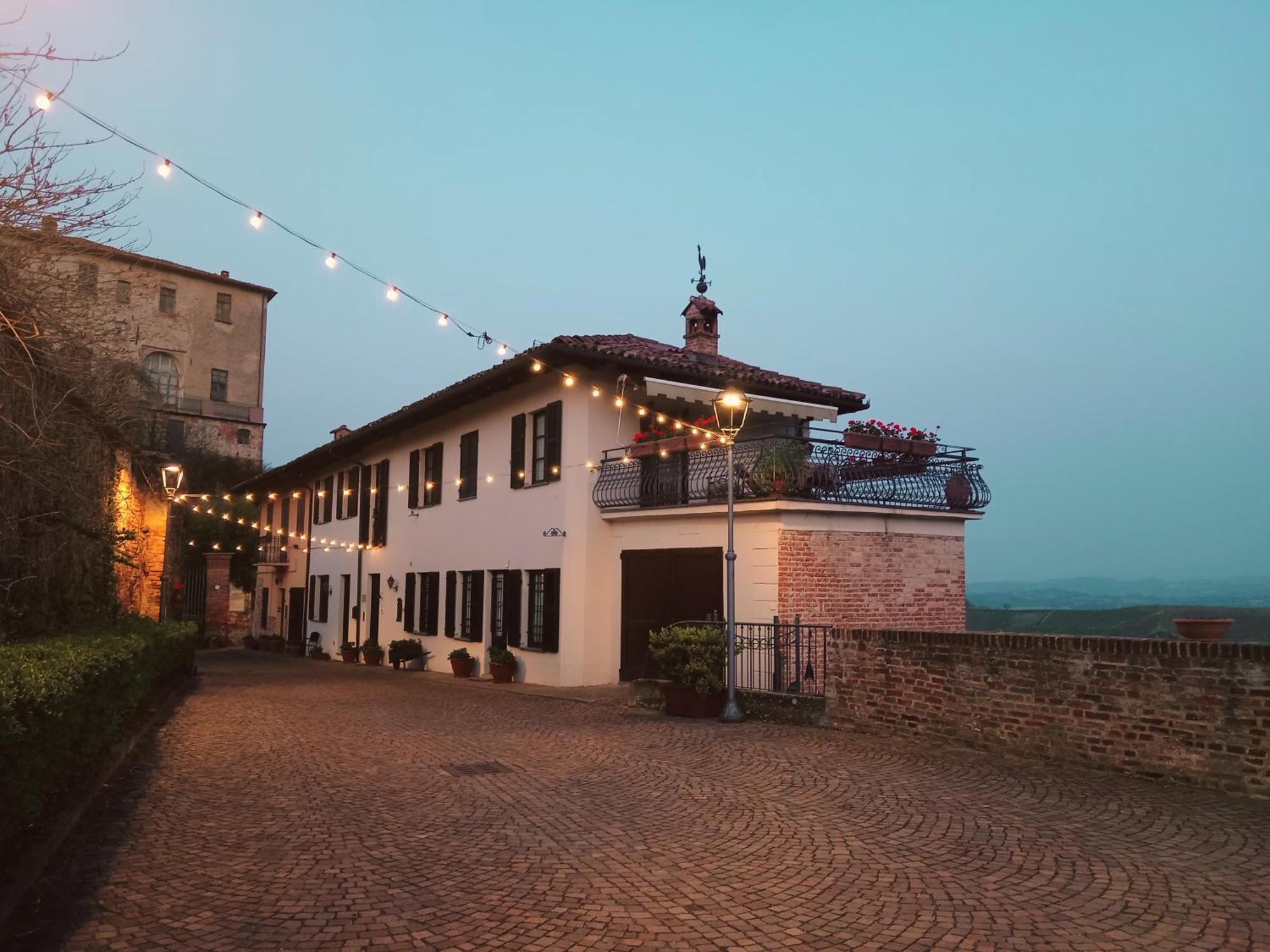 Castellinaldo Teresa Al Belvedere Rooms&Holidayapartments Camere&Appartamenti מראה חיצוני תמונה