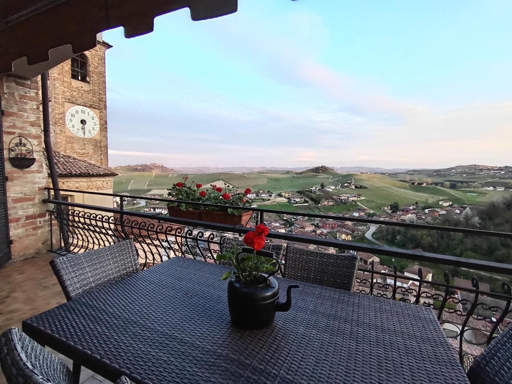 Castellinaldo Teresa Al Belvedere Rooms&Holidayapartments Camere&Appartamenti מראה חיצוני תמונה